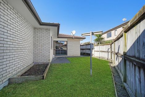 Photo of property in 12 Breon Place, Flat Bush, Auckland, 2016