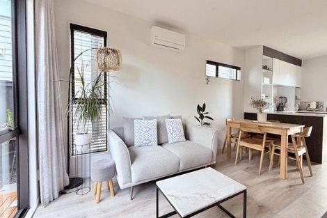 Photo of property in 4/47 Beach Road, Te Atatu Peninsula, Auckland, 0610