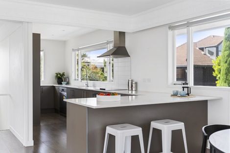 Photo of property in 81a Stanley Point Road, Stanley Point, Auckland, 0624