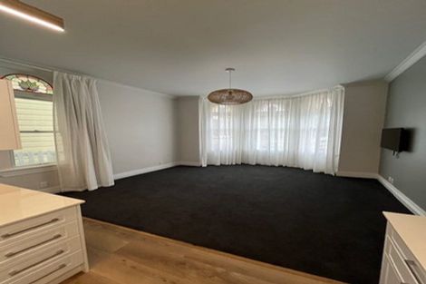 Photo of property in 18 Portland Crescent, Thorndon, Wellington, 6011