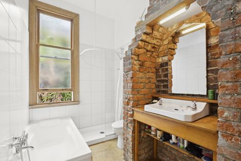 Photo of property in 1 Seddon Street, Ravensbourne, Dunedin, 9022