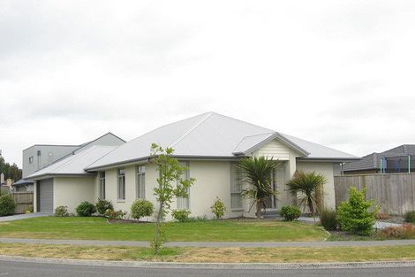 Photo of property in 3 Puhara Avenue, Parklands, Christchurch, 8083