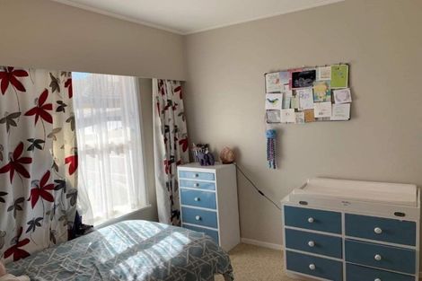 Photo of property in 2/38 Old Lake Road, Narrow Neck, Auckland, 0624