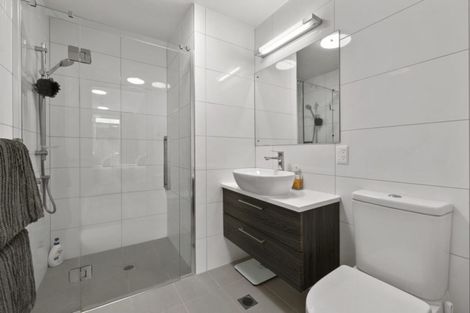 Photo of property in 18 Rewa Rewa Lane, Orewa, 0931