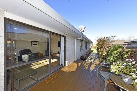 Photo of property in 23 Roberts Road, Hei Hei, Christchurch, 8042