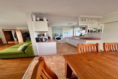 Photo of property in 10 Dundee Place, Blockhouse Bay, Auckland, 0600