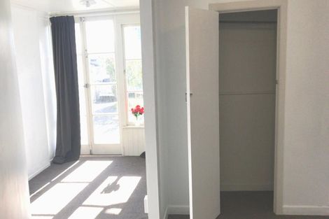 Photo of property in 39a Forrest Hill Road, Milford, Auckland, 0620