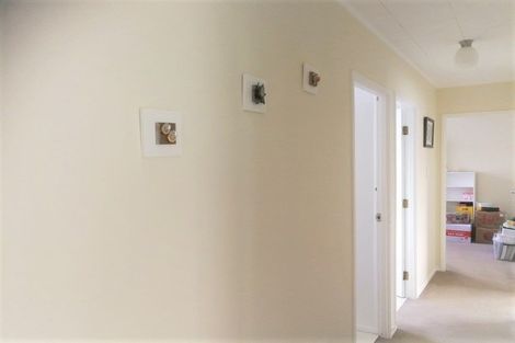 Photo of property in 59 Lavery Place, Sunnynook, Auckland, 0632