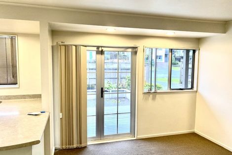 Photo of property in 10 Albemarle Place, Massey, Auckland, 0614