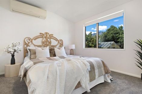 Photo of property in 33 Oregon Drive, Kelvin Heights, Queenstown, 9300