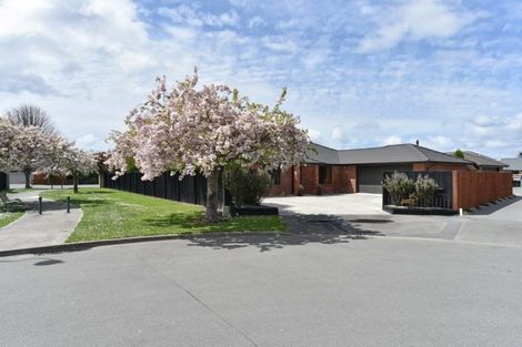 Photo of property in 12 Taunton Place, Rangiora, 7400