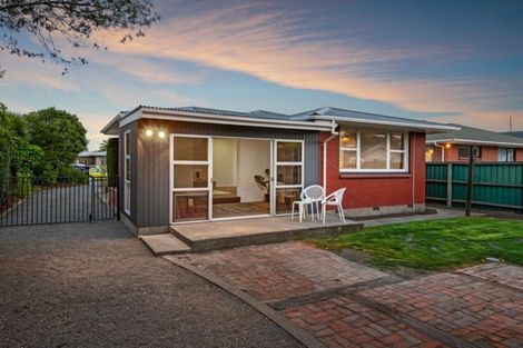 Photo of property in 16 Clipper Place, Redwood, Christchurch, 8051