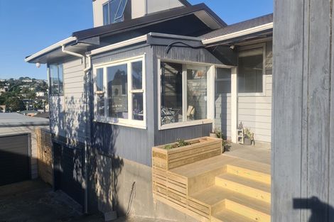 Photo of property in 27 Terrace Road, Titahi Bay, Porirua, 5022