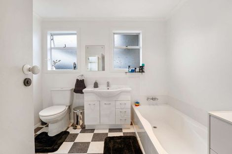 Photo of property in 22 Egmont Street, Castlecliff, Whanganui, 4501