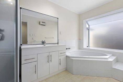 Photo of property in 1b Begonia Way, Greerton, Tauranga, 3112