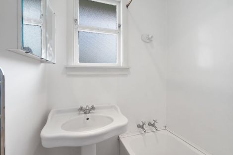 Photo of property in 21 Miro Street, Merrilands, New Plymouth, 4312