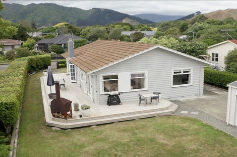 Photo of property in 14 Leybourne Avenue, Waikanae, 5036