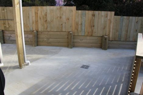 Photo of property in 6/61 Black Rock Road, Newlands, Wellington, 6037