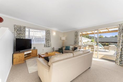 Photo of property in 8 Kaitawa Crescent, Paraparaumu, 5032