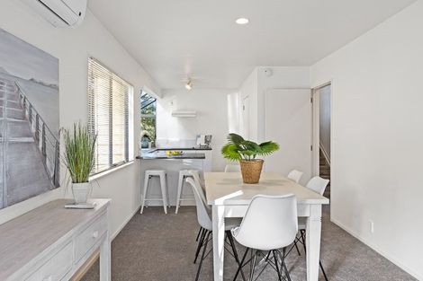 Photo of property in 2/62a Lynden Avenue, Hillcrest, Auckland, 0627