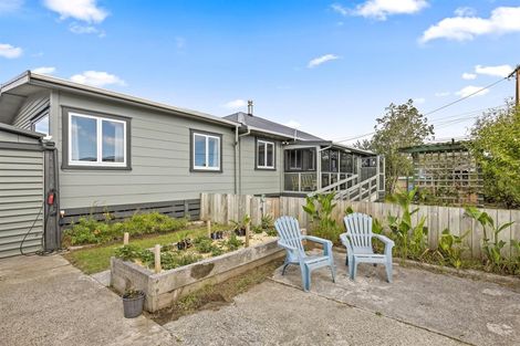 Photo of property in 2 Rere Place, Parakai, 0830