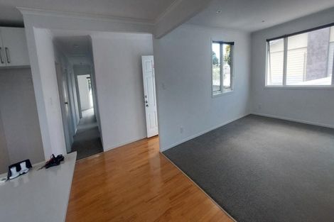 Photo of property in 9 Maybelle Place, Kelston, Auckland, 0602