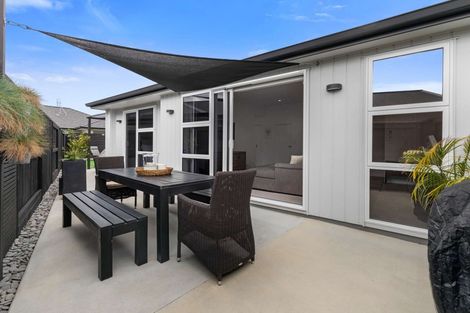 Photo of property in 39 Kotiate Street, Papamoa Beach, Papamoa, 3118