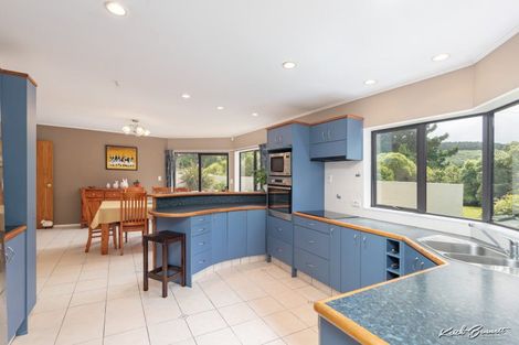 Photo of property in 18 Crestview Grove, Belmont, Lower Hutt, 5010