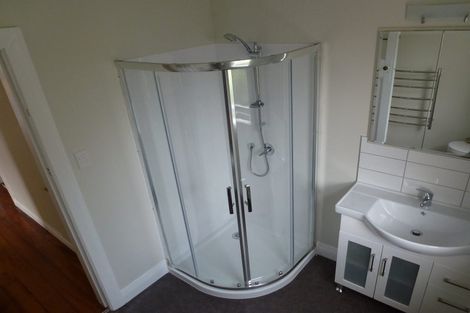 Photo of property in 5a Grove Road, Kelburn, Wellington, 6012