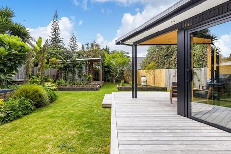 Photo of property in 59 The Circle, Manly, Whangaparaoa, 0930