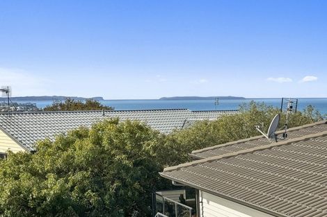 Photo of property in 2/89 Knights Road, Rothesay Bay, Auckland, 0630