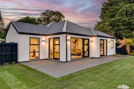 Photo of property in 26b Middlepark Road, Sockburn, Christchurch, 8042
