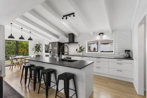 Photo of property in 13 Lanigan Street, Birkdale, Auckland, 0626