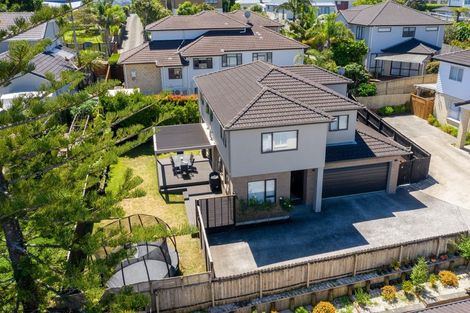 Photo of property in 23c Lexington Drive, Botany Downs, Auckland, 2010