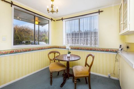 Photo of property in 2/10 Ponderosa Grove, Maoribank, Upper Hutt, 5018