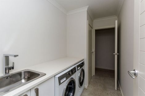 Photo of property in 15 Adam Lile Drive, Highlands Park, New Plymouth, 4312