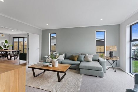 Photo of property in 11 Taikura Avenue, Red Beach, 0932