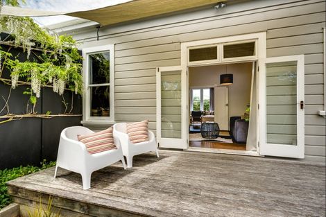 Photo of property in 413 Jervois Street, Mayfair, Hastings, 4122