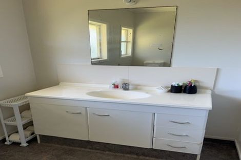 Photo of property in 8a Frank Hewitt Street, Pukekohe, 2120