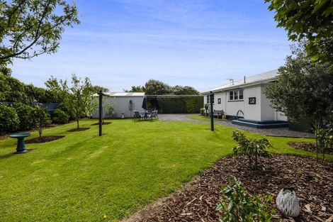 Photo of property in 63 Turuturu Road, Hawera, 4610