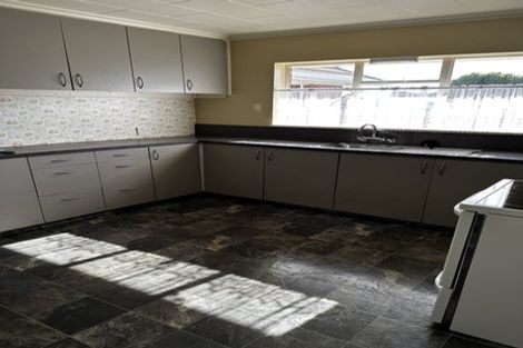 Photo of property in 11 Lyndhurst Crescent, Aranui, Christchurch, 8061