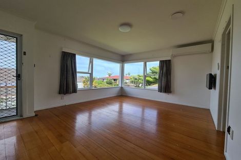 Photo of property in 3/18 East Coast Road, Milford, Auckland, 0620