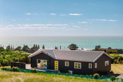 Photo of property in 28 Tama Road, Riversdale Beach, Masterton, 5872