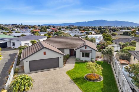 Photo of property in 16 Rifleman Lane, Paraparaumu Beach, Paraparaumu, 5032