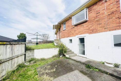 Photo of property in 68b Botany Road, Botany Downs, Auckland, 2010