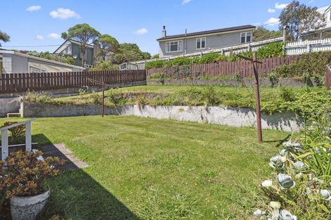 Photo of property in 28 Ashleigh Crescent, Miramar, Wellington, 6022