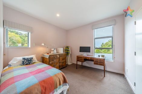 Photo of property in 2 Tiketike Way, Brooklyn, Wellington, 6021