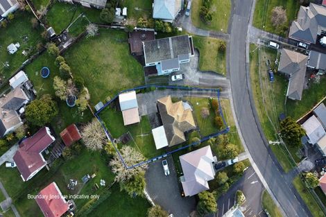 Photo of property in 1/6 Hillcrest Avenue, Hillcrest, Auckland, 0627