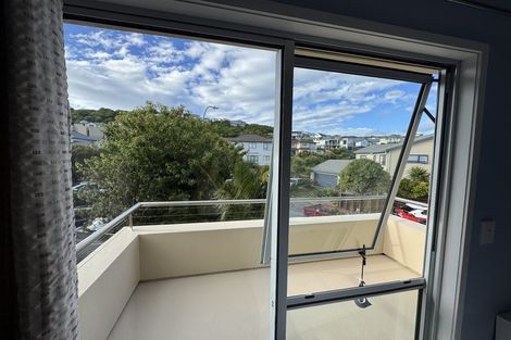 Photo of property in 14 Forbes Lane, Newlands, Wellington, 6037