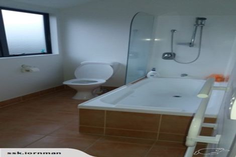 Photo of property in 47c Redoubt Road, Goodwood Heights, Auckland, 2105